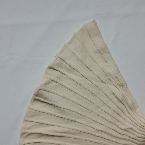 Club Monaco Cream Shrug with Accordion Pleats top Size S 100% Wool - Picture 5 of 8